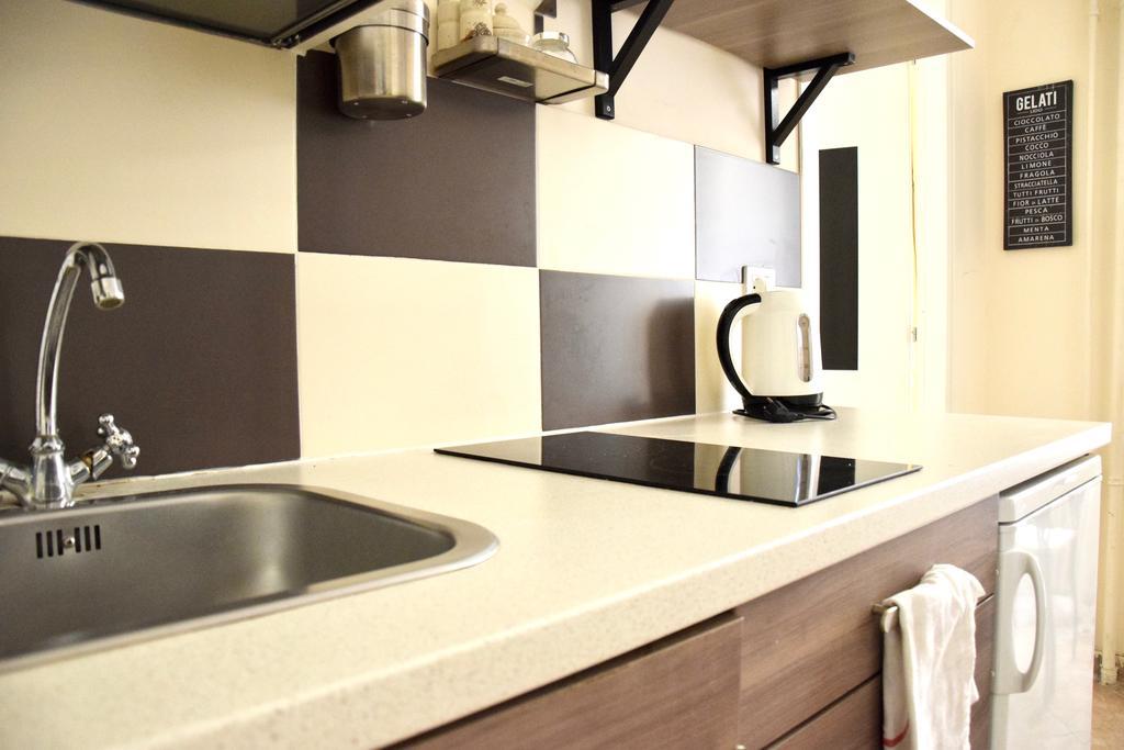 Budget Apartment By Hi5 - Revai Koz Boedapest Buitenkant foto
