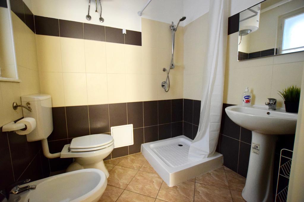 Budget Apartment By Hi5 - Revai Koz Boedapest Buitenkant foto