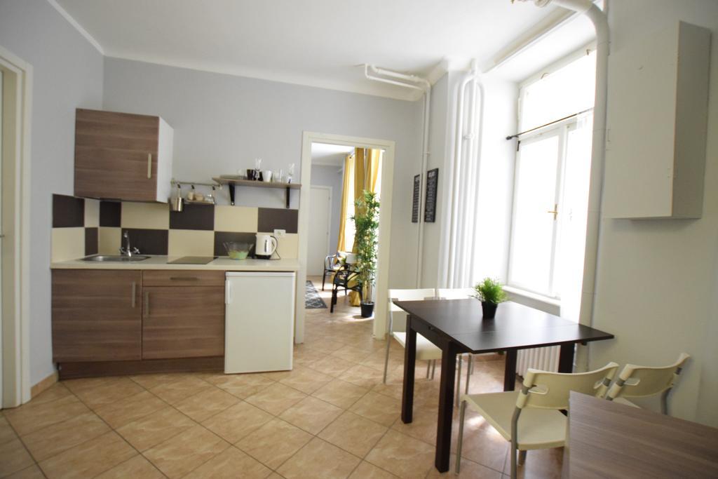 Budget Apartment By Hi5 - Revai Koz Boedapest Buitenkant foto