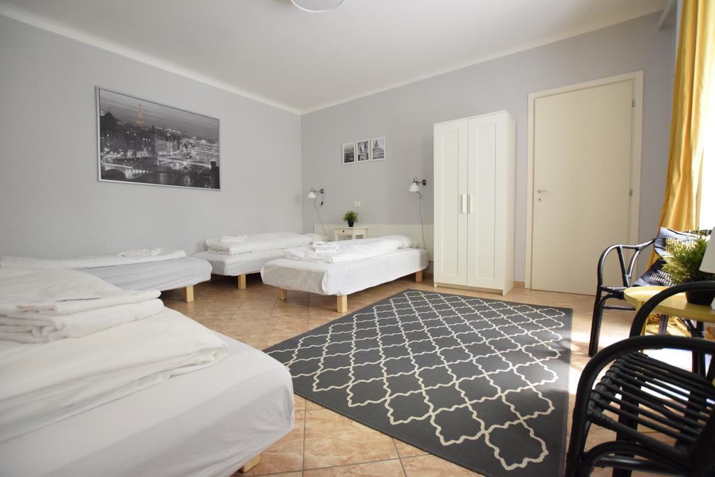 Budget Apartment By Hi5 - Revai Koz Boedapest Buitenkant foto