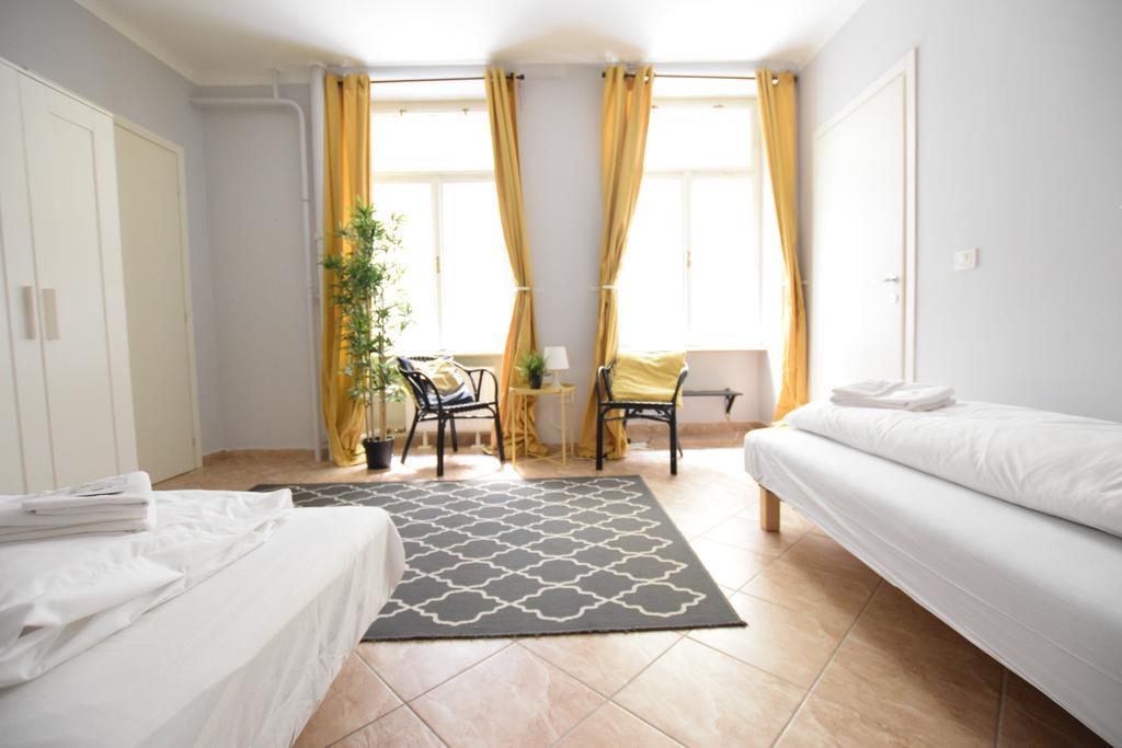 Budget Apartment By Hi5 - Revai Koz Boedapest Buitenkant foto