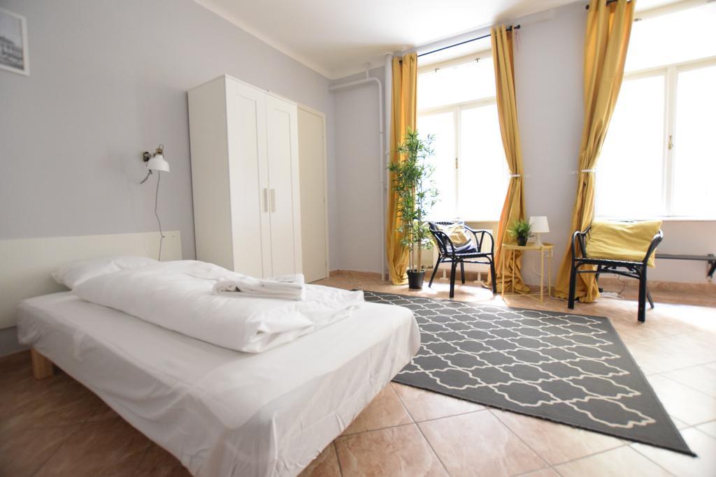 Budget Apartment By Hi5 - Revai Koz Boedapest Buitenkant foto